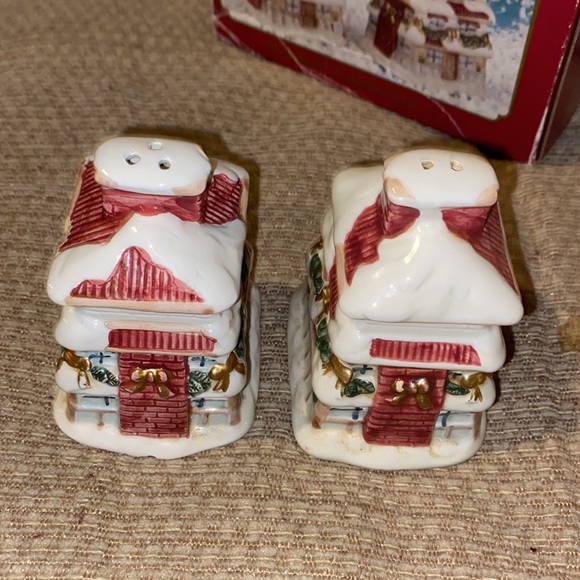NWT Vintage Windsor Collection Salt & Pepper Set - Picture 4 of 14